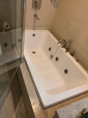 Bathroom in 4 BHK Apartment at DLF The Belaire, Sector 54 – for Rent