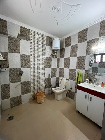 Attached Bathroom in 2 BHK Builder Floor at Ansal Sushant Lok I, Sector 43 – for Rent