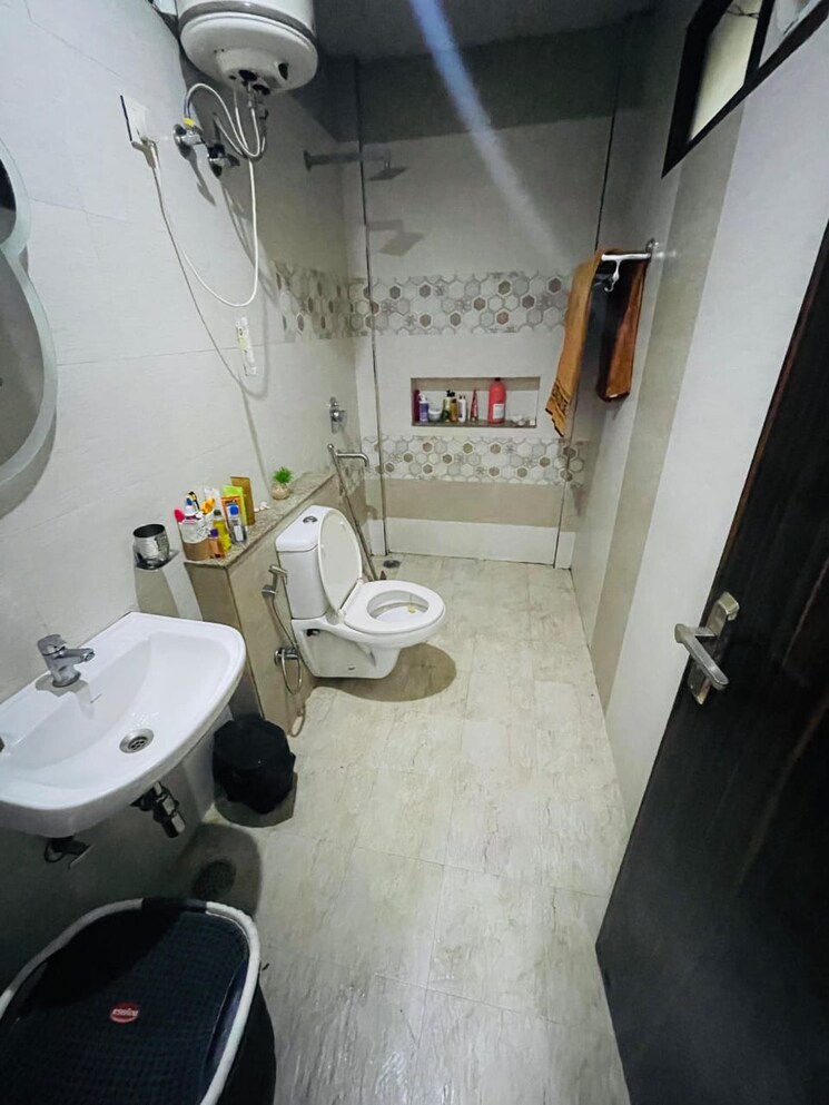Bathroom, sector 47 2 Bedroom 1150 Sq.Ft. Builder Floor In Sector 47 Gurgaon 8042090