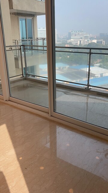 Room in 4 BHK Builder Floor at Ambience Creacions, Sector 22 – for Rent