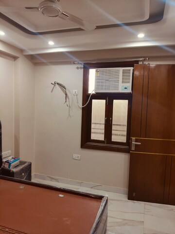 Room in 1 BHK Builder Floor at Chattarpur – for Rent