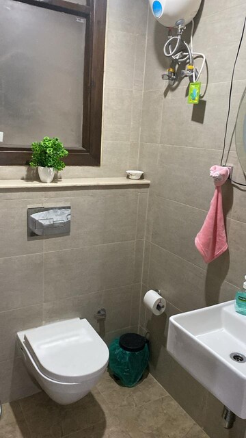 Bathroom in 4 BHK Builder Floor at Ansal Plaza Sector-23, Sector 23 – for Rent