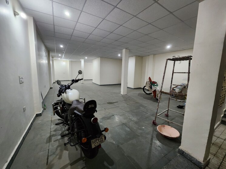 Team Area, gomti nagar Commercial Warehouse 1233 Sq.Ft. In Gomti Nagar Lucknow 8042140