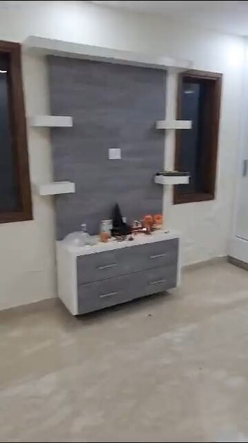 Furnished Amenities in 3 BHK Builder Floor at Paschim Vihar – for Rent