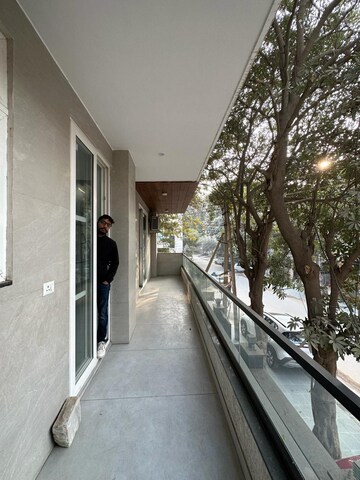 Balcony in 1 BHK Builder Floor at Ansal Sushant Lok I, Sector 43 – for Rent