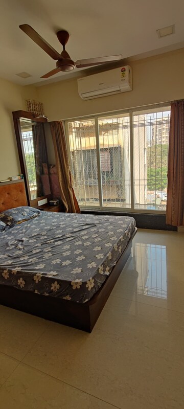 Bedroom in 1 BHK Apartment at Andheri East – for Sale