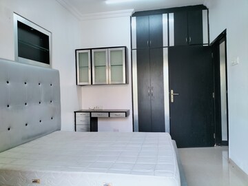 Room in 1 BHK Apartment at K Raheja Heights, Malad East – for Rent