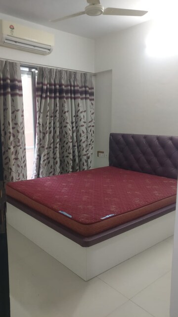 Bedroom in 2 BHK Apartment at Galaxy Exotica, Vile Parle East – for Rent