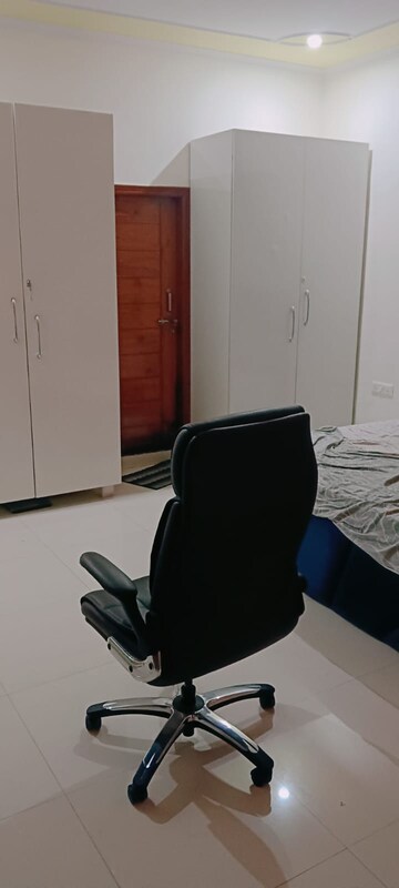 Team Area in 2 BHK Builder Floor at Sector 21d – for Rent