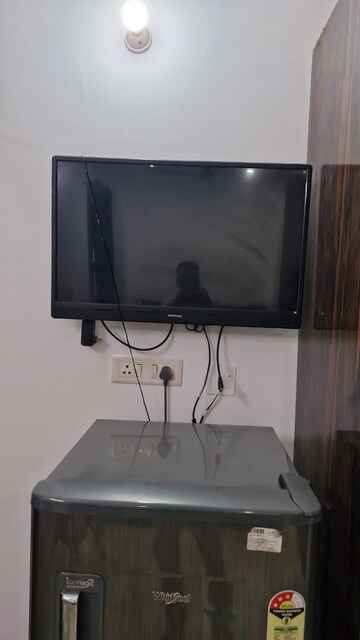 Furnished Amenities in 1 RK Builder Floor at Ansal Sushant Lok I, Sector 43 – for Rent