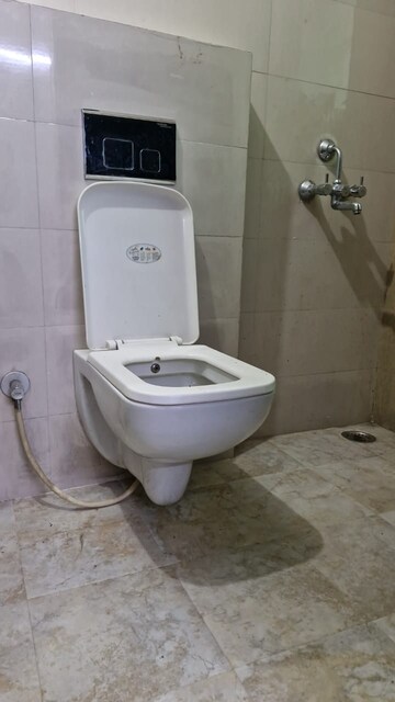 Bathroom in 1 RK Builder Floor at Ansal Sushant Lok I, Sector 43 – for Rent
