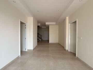 Room in 3 BHK Apartment at Indiabulls Sky Forest, Lower Parel – for Sale