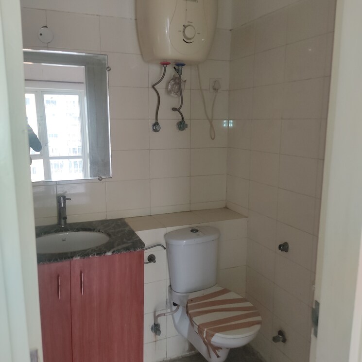 Bathroom, srs-residency 2 Bedroom 906 Sq.Ft. Apartment In Sector 88 Faridabad 8042388