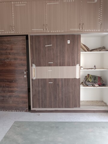 Furnished Amenities in 3 BHK Apartment at Kondapur – for Rent