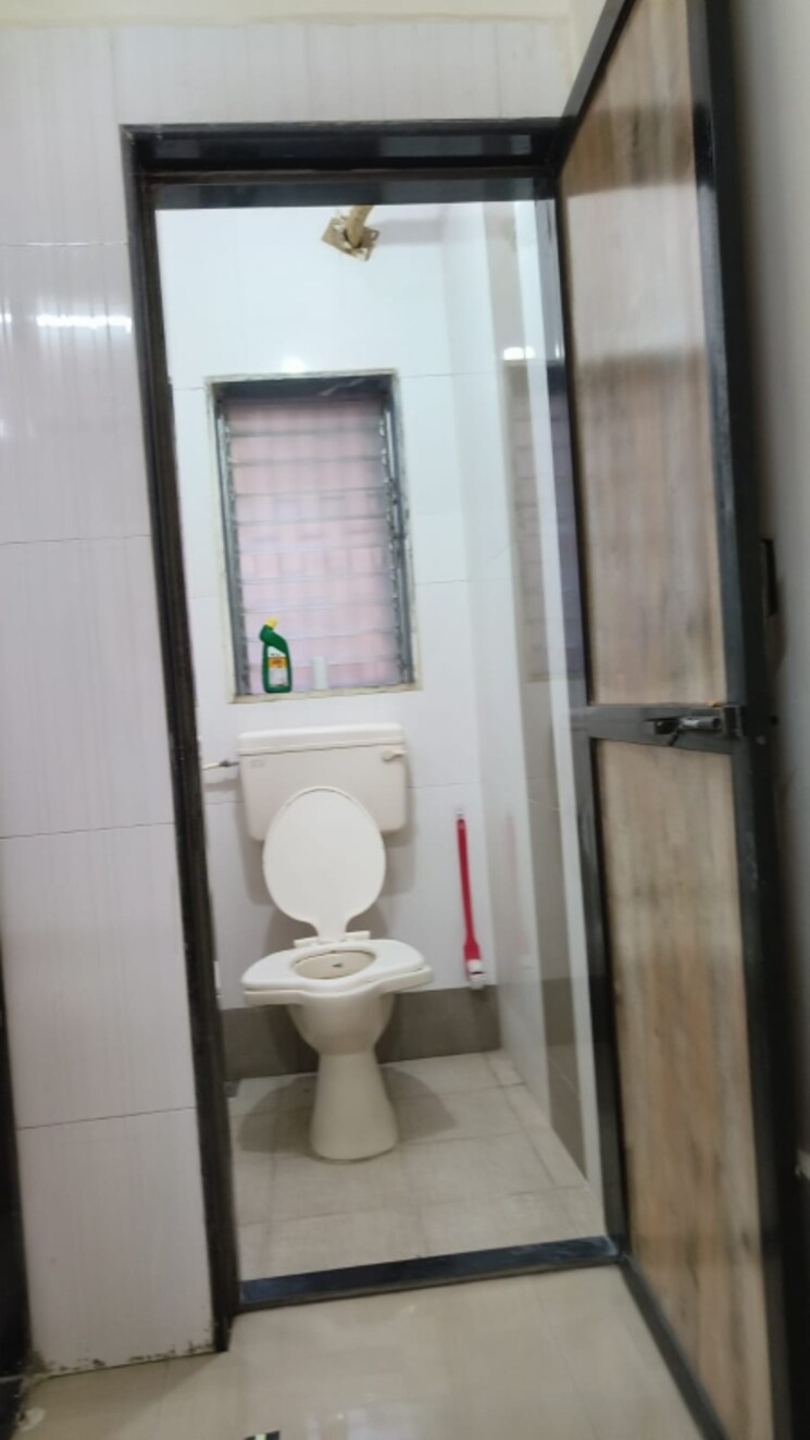 Bathroom, kumar-society 1 Bedroom 600 Sq.Ft. Apartment In Vakola Mumbai 8042420