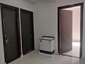 Room in 3 BHK Builder Floor at Unitech South City 1, South City 1 – for Rent