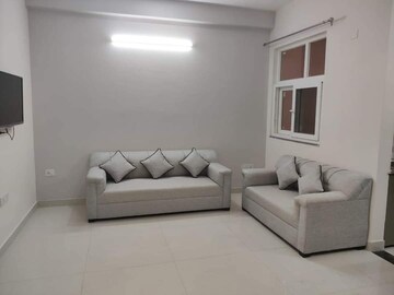 Bedroom in 3 BHK Builder Floor at Unitech South City 1, South City 1 – for Rent