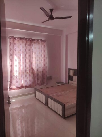 Master Bedroom in 3 BHK Builder Floor at Unitech South City 1, South City 1 – for Rent