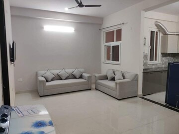 Living Room in 3 BHK Builder Floor at Unitech South City 1, South City 1 – for Rent