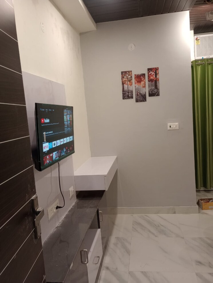 Master Bedroom, rwa-residential-society 1 RK 300 Sq.Ft. Builder Floor In Sector 40 Gurgaon 8042439