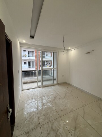 Room in 3 BHK Builder Floor at Dhakoli Village – for Rent