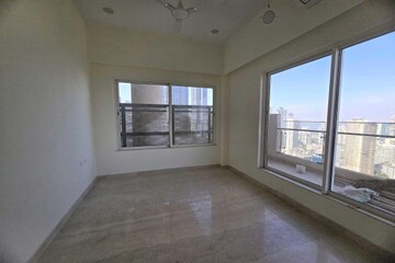 Room in 4 BHK Apartment at Indiabulls Sky Forest, Lower Parel – for Sale