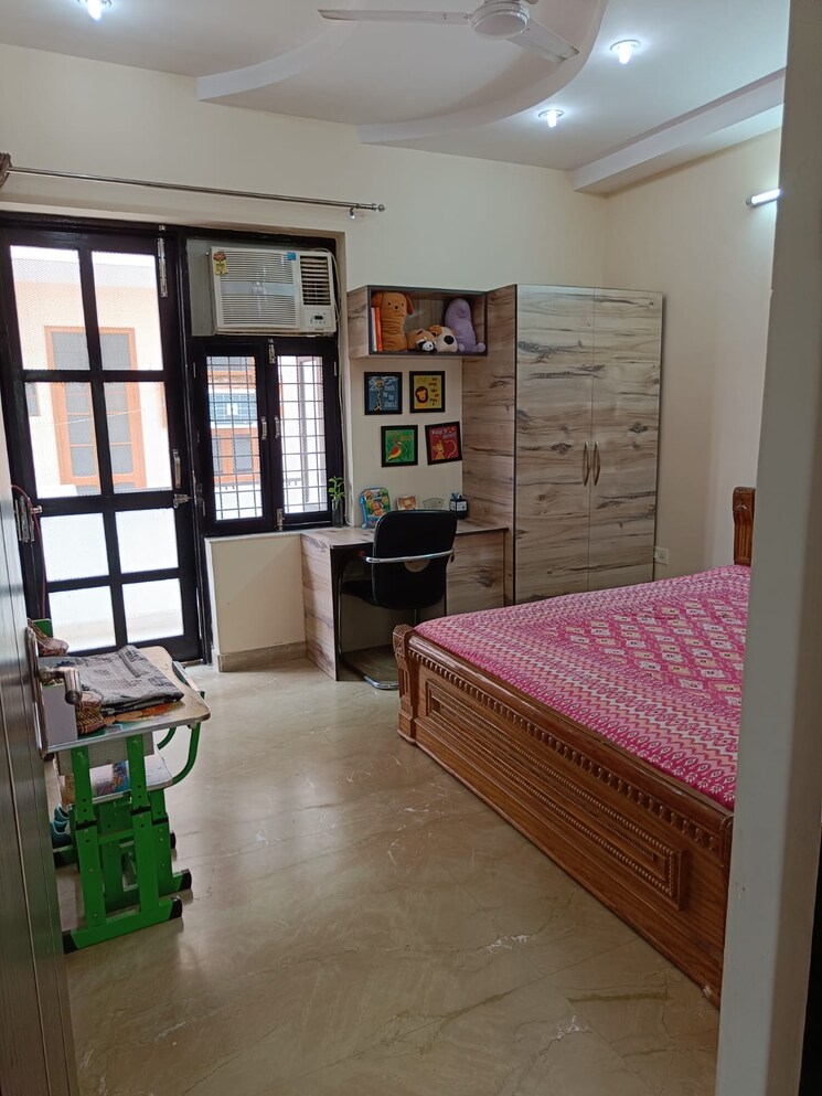 Bedroom, palam-vihar-residents-association 6 Bedroom 1800 Sq.Ft. Independent House In Palam Vihar Gurgaon 8042527