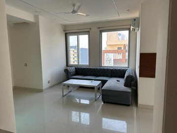 Living Room in 2 BHK Builder Floor at AEZ Aloha, Sector 57 – for Rent