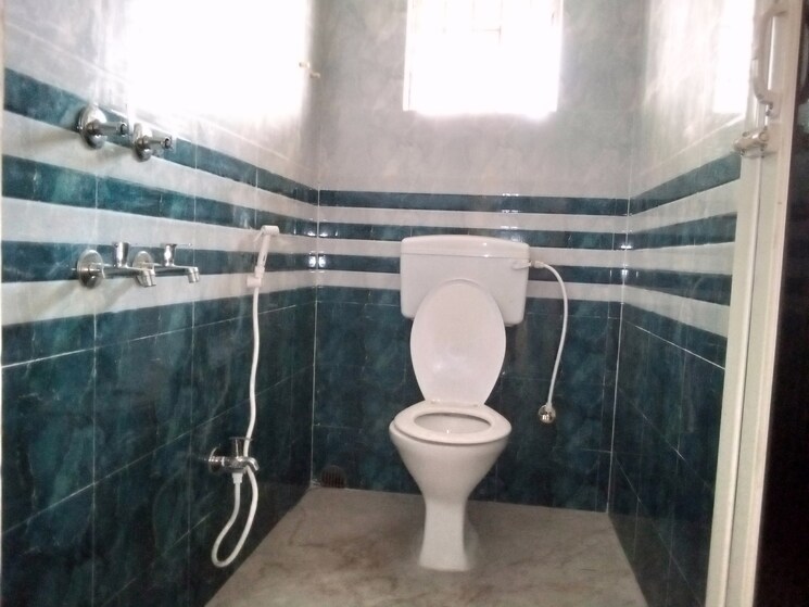 Attached Bathroom, kudghat 2 Bedroom 900 Sq.Ft. Apartment In Kudghat Kolkata 8042644