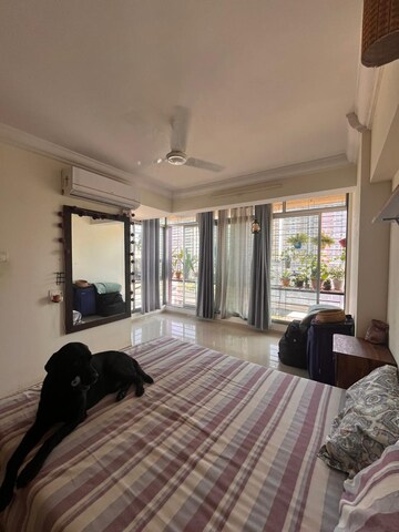 Bedroom in 2 BHK Apartment at Andheri West – for Rent