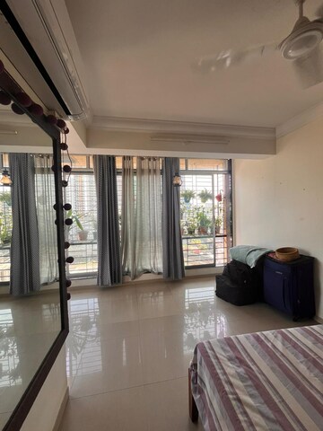 Bedroom in 2 BHK Apartment at Andheri West – for Rent