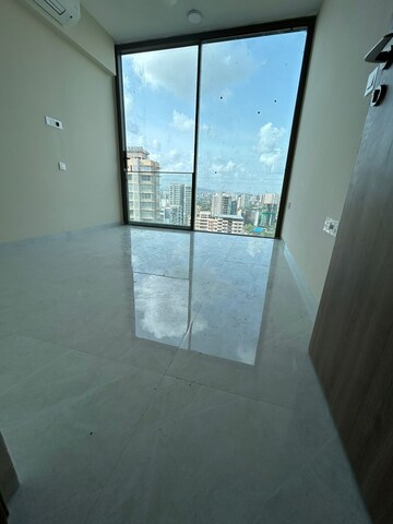 Room in 3 BHK Apartment at One Meraki, Chembur – for Rent