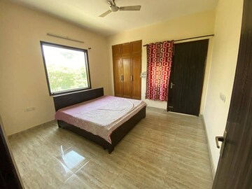 Bedroom in 2 BHK Builder Floor at Sector 9 – for Rent