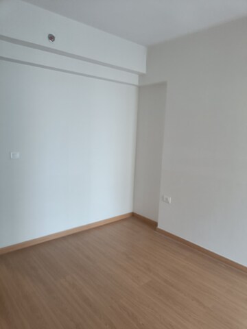 Room in 3 BHK Apartment at Godrej Woods, Sector 43 – for Rent