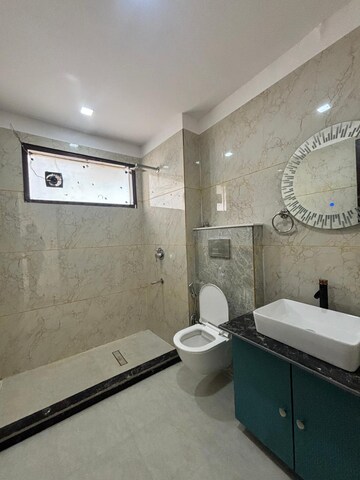 Master Bedroom in 4 BHK Builder Floor at Ameya One, Sector 42 – for Rent