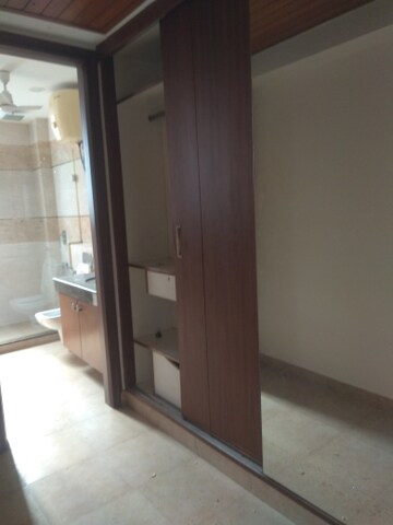 Room in 5 BHK Builder Floor at New Friends Colony – for Sale