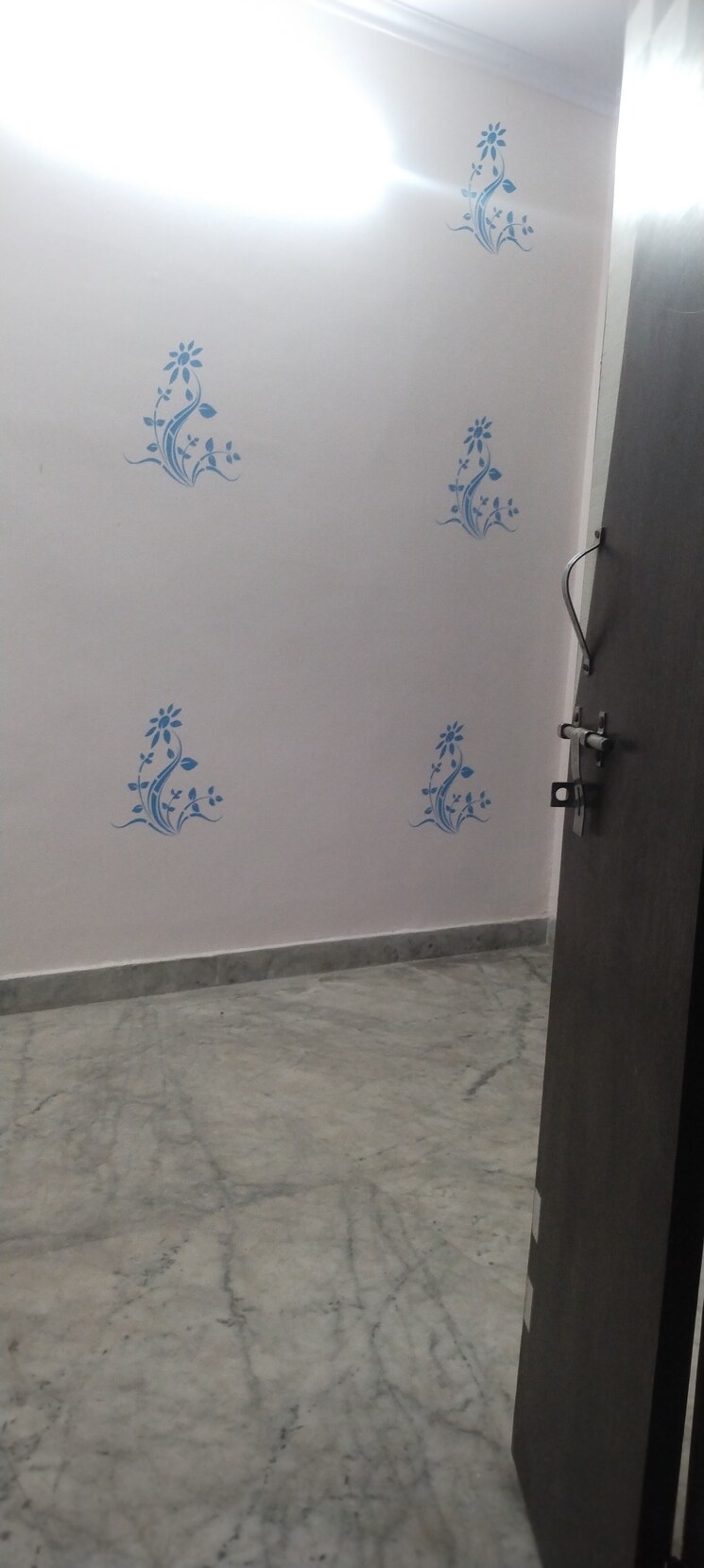 Room, mayur vihar phase 1 2 Bedroom 500 Sq.Ft. Builder Floor In Mayur Vihar Phase 1 Delhi 8042893