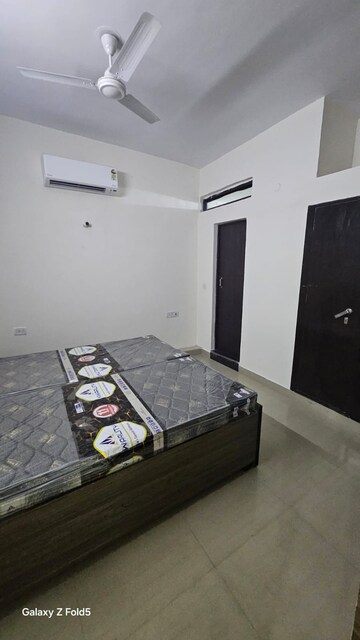 Bedroom in 1 BHK Builder Floor at Global Arcade, Sector 42 – for Rent