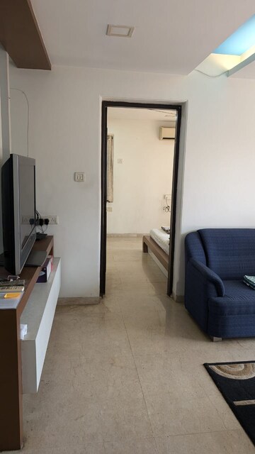  3 BHK Apartment at Kukreja Golf Scappe, Chembur – for Rent