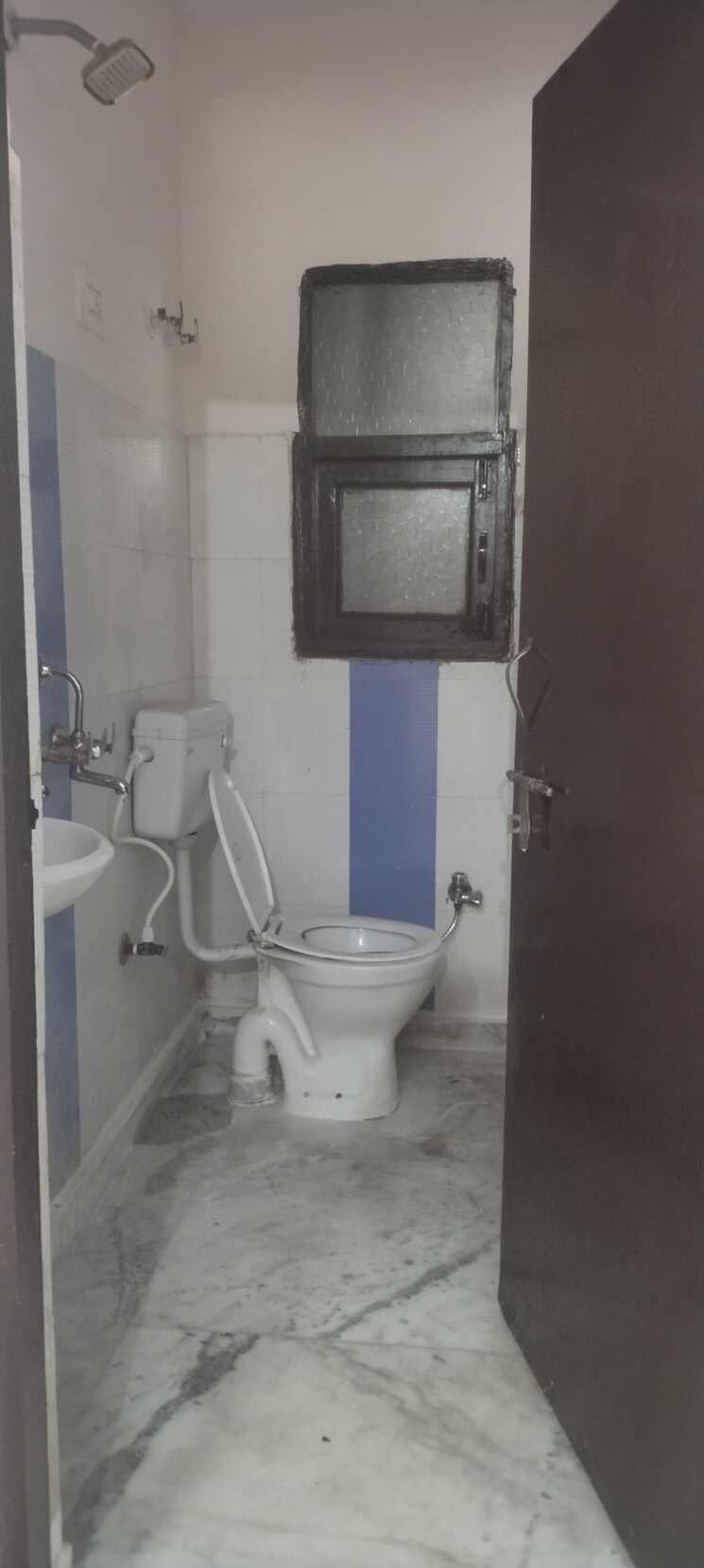 Bathroom, mayur vihar phase 1 2 Bedroom 500 Sq.Ft. Builder Floor In Mayur Vihar Phase 1 Delhi 8042893