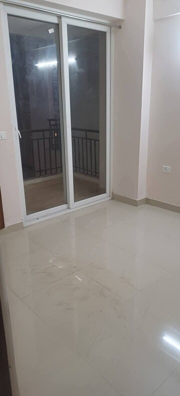 Room in 3 BHK Apartment at Conscient Heritage Max, Sector 102 – for Sale