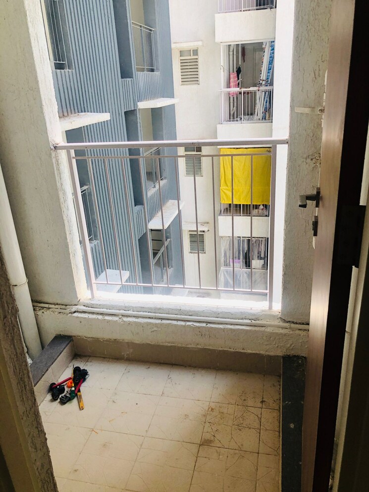 Balcony, courtyard-by-narang-realty-and-the-wadhwa-group 3 Bedroom 1160 Sq.Ft. Apartment In Pokhran Road No Two Thane 8042955