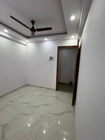 1.5 BHK 400 Sq.Ft. Builder Floor in Patpar Ganj. 