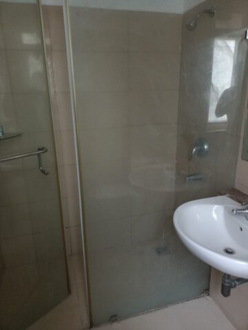 Bathroom in 2 BHK Apartment at DLF Building 10, Dlf Phase ii – for Rent