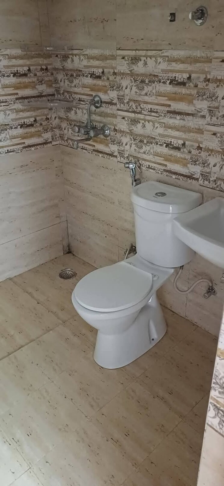 Bathroom, assotech-blith 3 Bedroom 1685 Sq.Ft. Apartment In Sector 99 Gurgaon 8043051