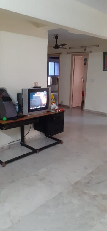 Living Room in 2 BHK Apartment at Satellite – for Rent