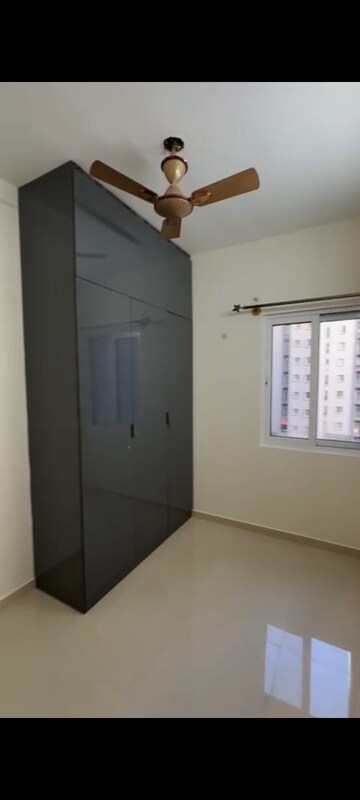 Room in 2 BHK Apartment at Bren Northern Lights, Jakkuru – for Rent