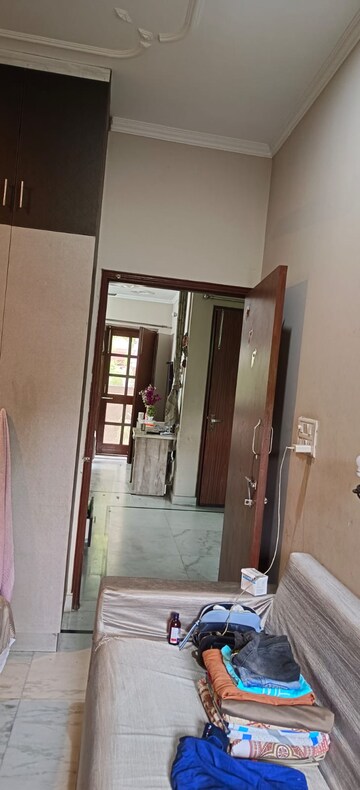 Master Bedroom in 2 BHK Apartment at Pioneer Park Phase 1, Sector 61 – for Rent