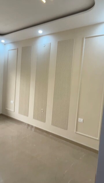 Furnished Amenities in 4 BHK Villa at Jagrati Vihar – for Sale