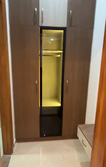 Furnished Amenities in 4 BHK Villa at Jagrati Vihar – for Sale